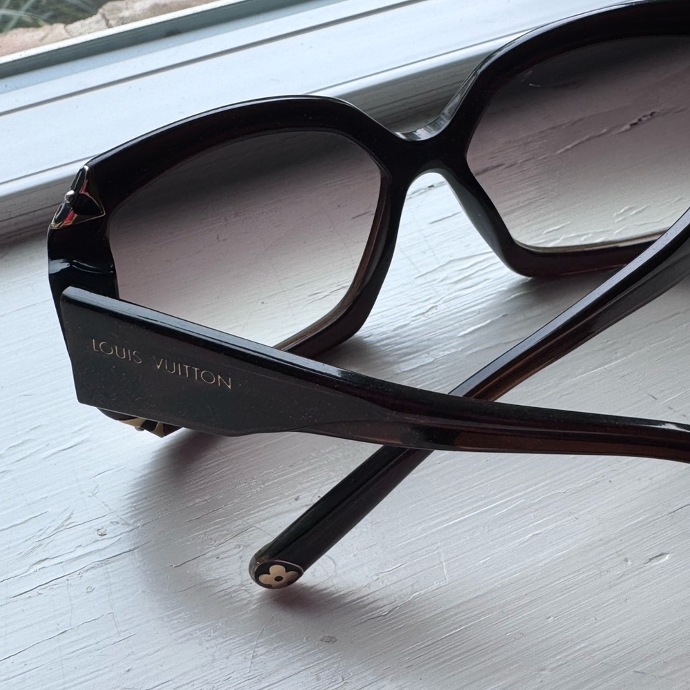 Louis Vuitton gold flake sunglasses